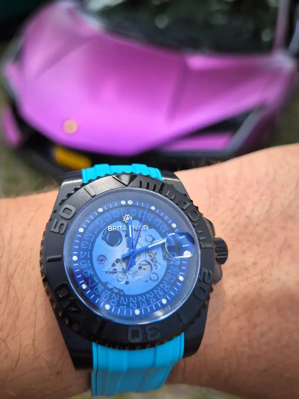 Al raduno, tra le supercar